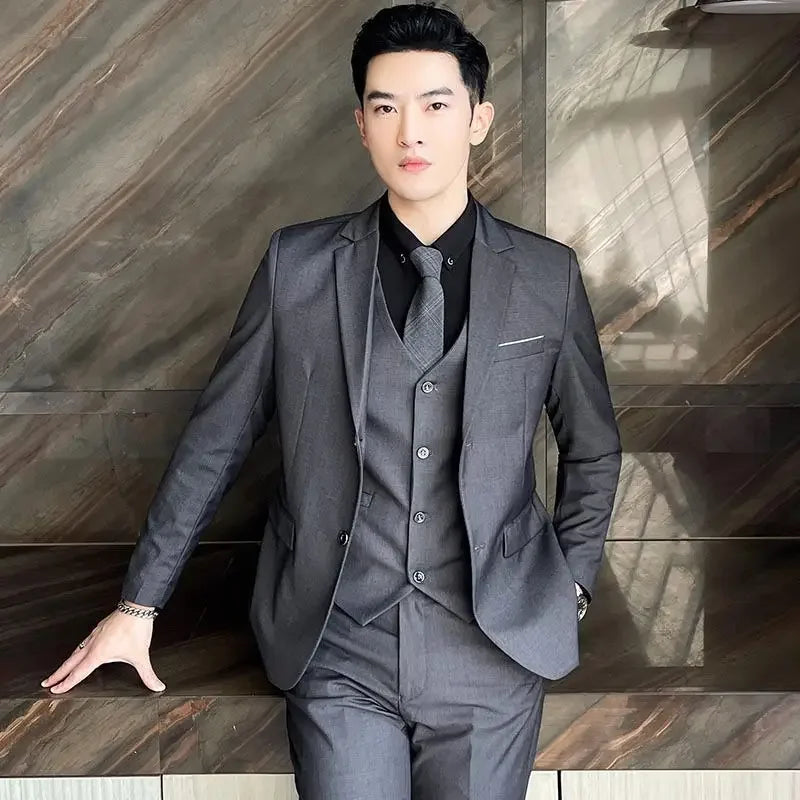 Suit  (Blazer+vest+pants)  Fashionable and Formal Outdoor Gentleman Solid Color Men's Business Wedding Host Gentleman's Suit